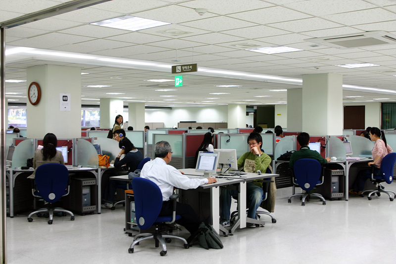 Library Digital Resources Room